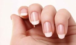 How to apply UV gel on nails?