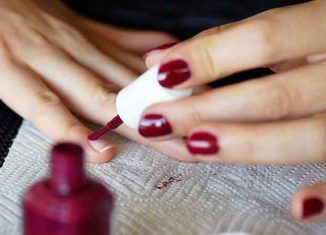 How to apply a semi-permanent varnish in 7 steps