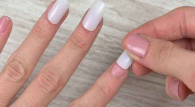 How to maintain false nails?