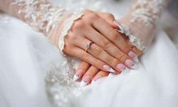 What trendy nail art to offer for a wedding?