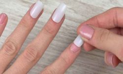 How to maintain false nails?