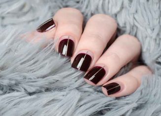 The semi-permanent varnish for natural and neat nails