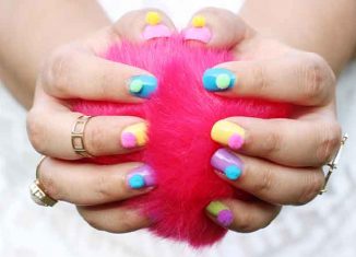 Nail art: Nail Pompoms